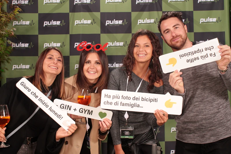 Foto di gruppo alla palestra Pulse