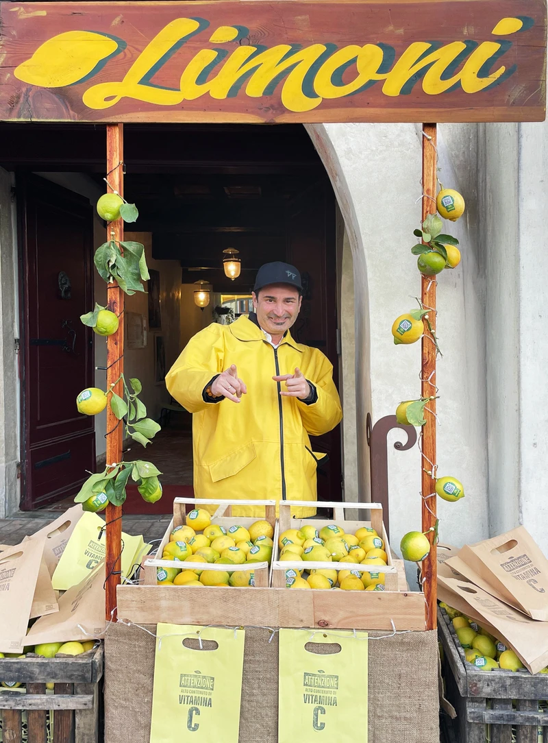 Stand con limoni di Nuovi Spazi