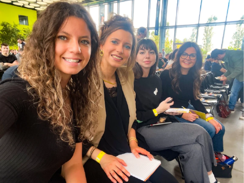 Ragazze di Nuovi Spazi