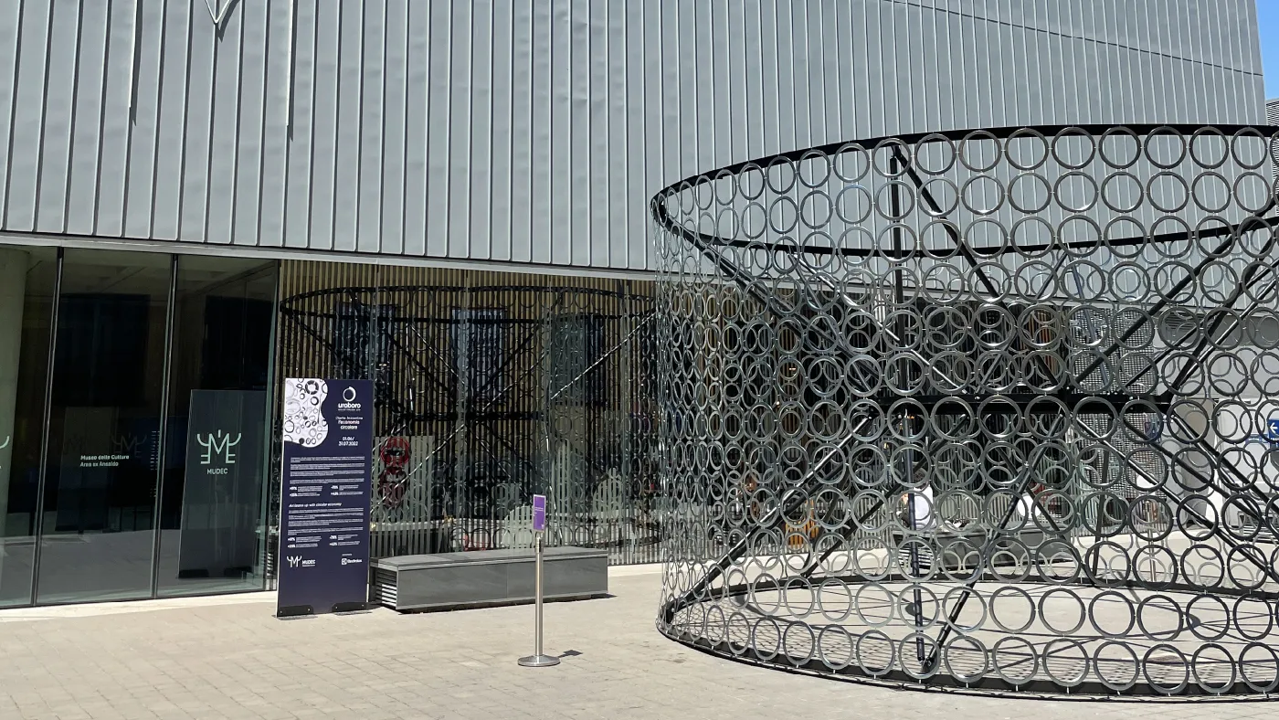 Uroboro: arte e sostenibilità in eterno movimento