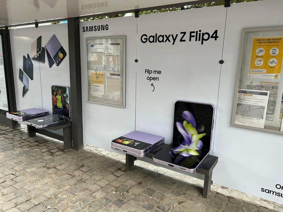 guerrilla marketing Galaxy Z Flip4